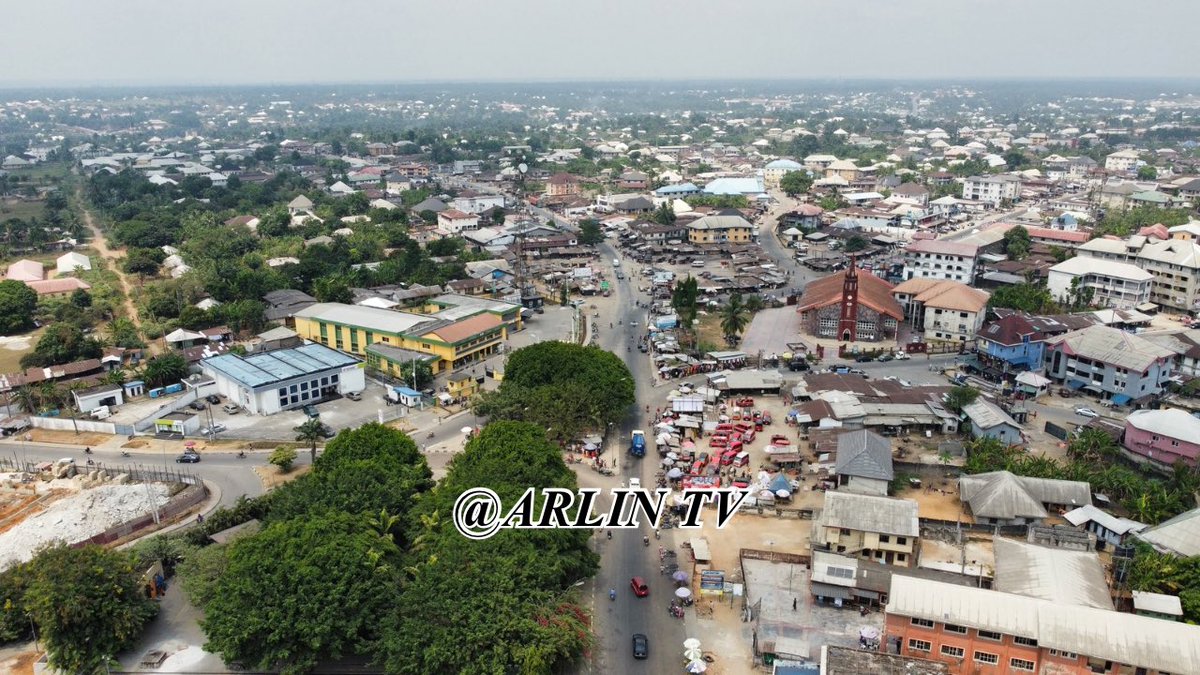 ArlinTv_'s tweet photo. 📍New Location Unlocked 🔓
Can you Guess the Nigerian City🇳🇬
Let us know in the comments👇👇👇
Follow us @arlintv_🥰 for unedited truths about your favorite cities ✈️
#ArlinTv #arlintvguessthenigeriancity #roadtrip #travel #nigeria #nigeriancity https://t.co/GfPMy8uhmM