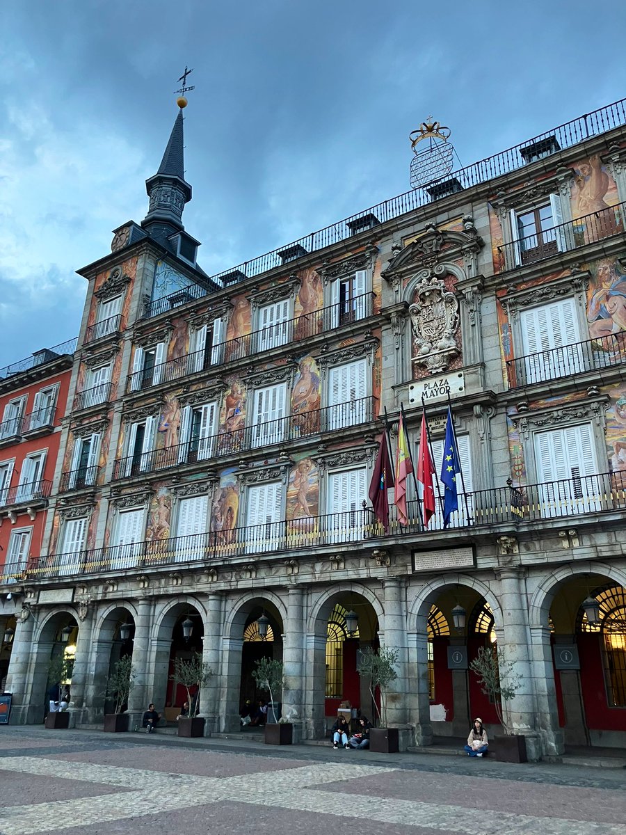 _ipaziae's tweet photo. Quatre jours à l'heure espagnole #Madrid 🇪🇸 https://t.co/uOtMfU1lt5