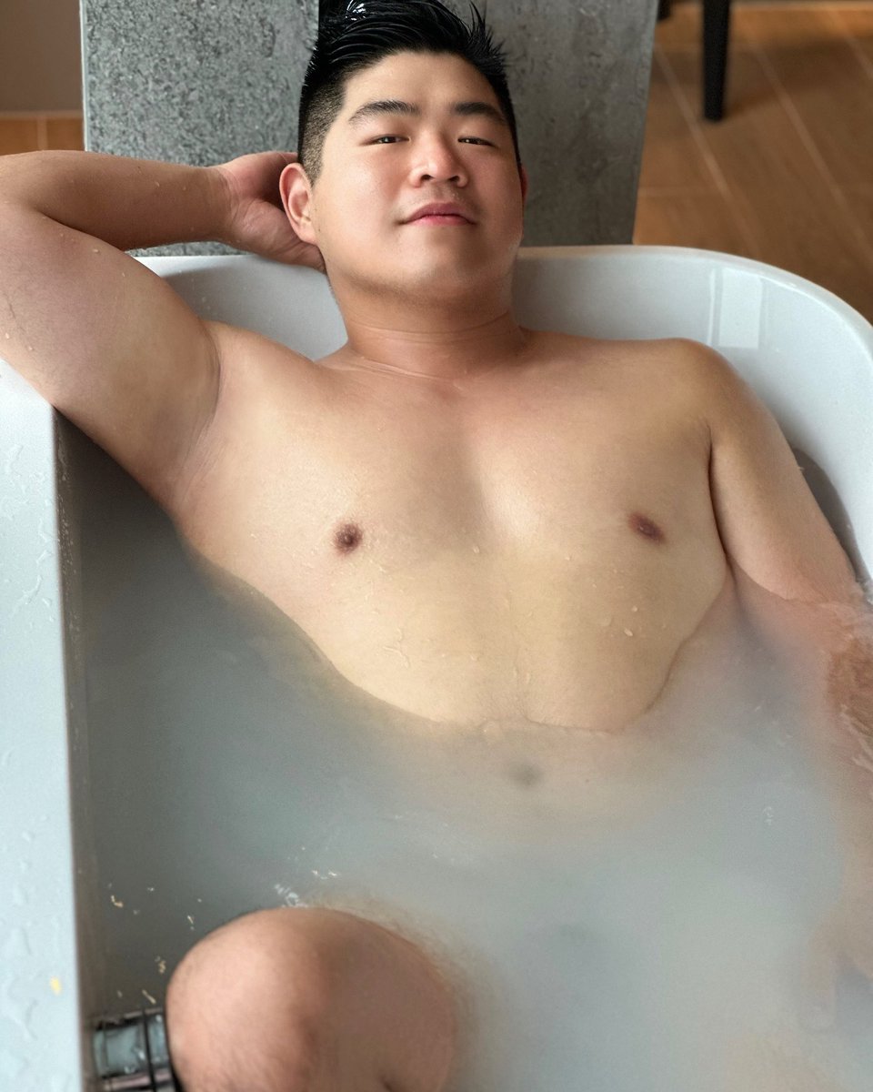 wushaoyu0328's tweet photo. 慾缸照🥵 https://t.co/mOBRZ0QR2u