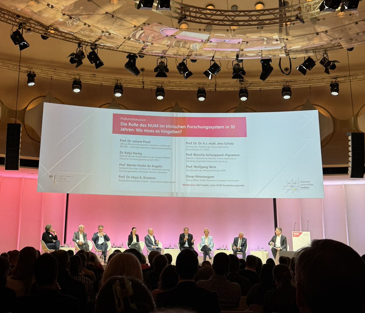schuefflerlab's tweet photo. Great discussions at the #NUMConvention2025 in Berlin about where to go in the next 10 years with clinical research! How to share and integrate data? How to involve AI? Lots of great views and thoughts! https://t.co/6ksYybVyI7