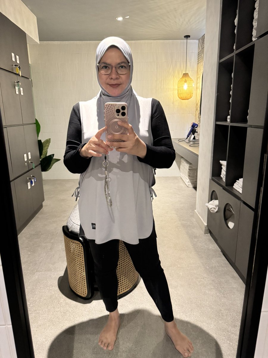 tridiana's tweet photo. Baju olahraga include hijab

https://t.co/IADwZKo9jj https://t.co/KGdeqJS10g
