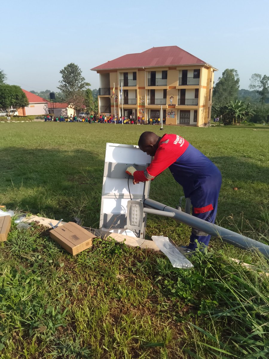 kakaeliphaz's tweet photo. @KagutaMuseveni With the current temperatures in the country, we are also trying to harvest the energy from the sun by giving our clients affordable solar backup and lighting solutions.
We also ask for support and connections to push our hard work. https://t.co/2f07JwrVI5