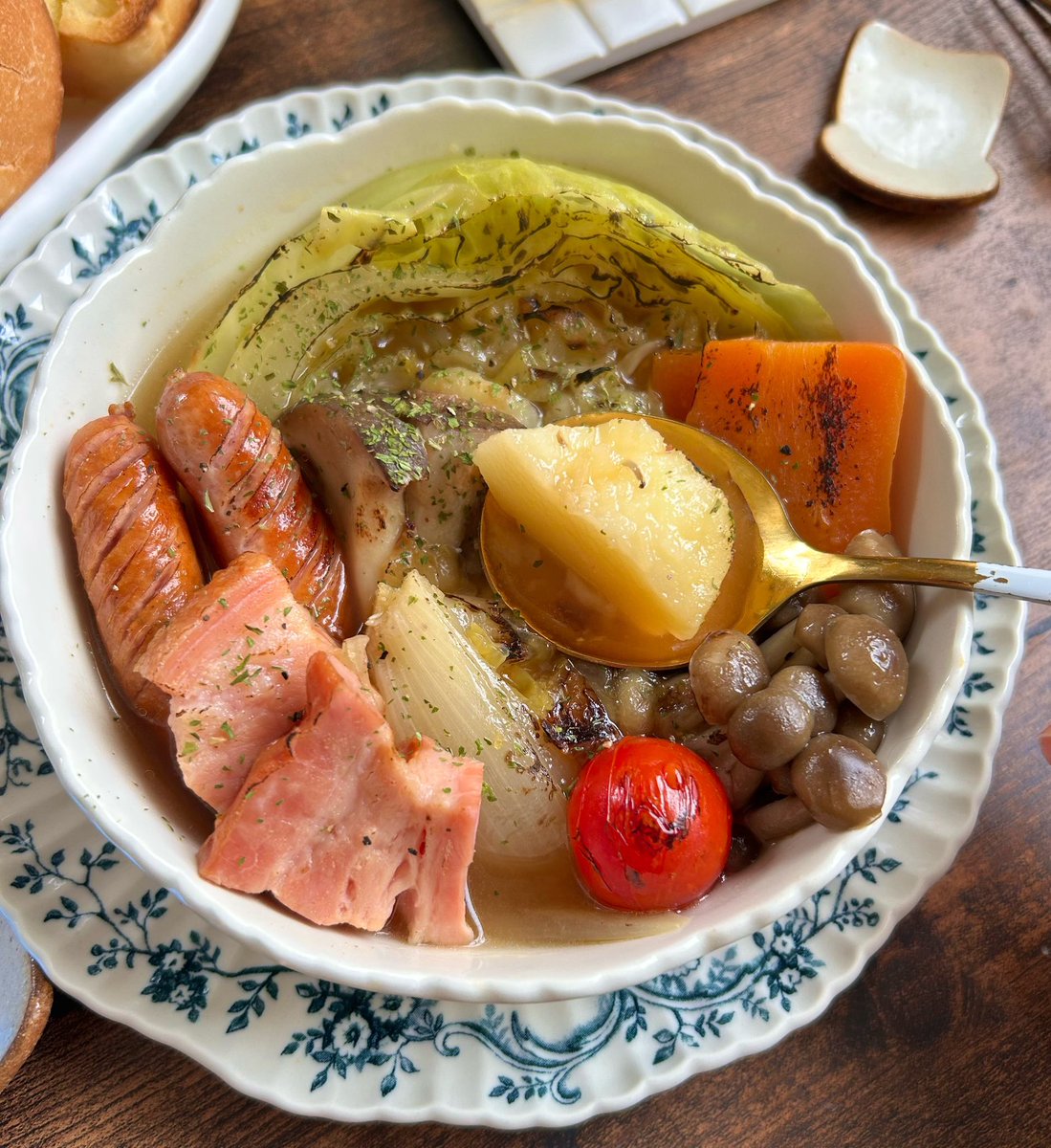 redbeanjam1210's tweet photo. 野菜をもりもり食べたい時に作る焼きポトフ🥕野菜の旨みたっぷりで美味しい😋 https://t.co/NOd5Ct3IcK