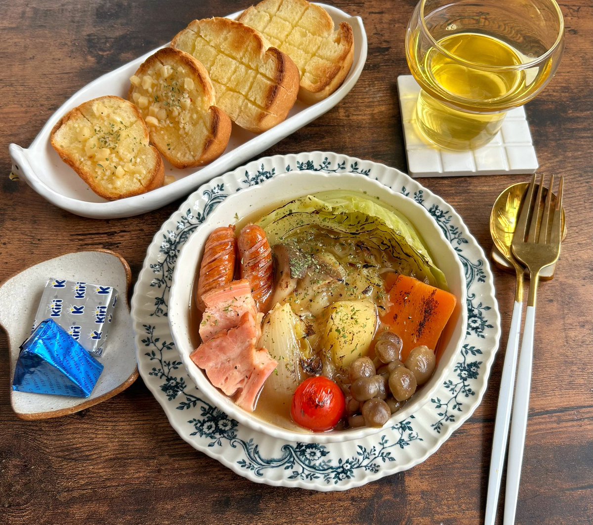 redbeanjam1210's tweet photo. 野菜をもりもり食べたい時に作る焼きポトフ🥕野菜の旨みたっぷりで美味しい😋 https://t.co/NOd5Ct3IcK