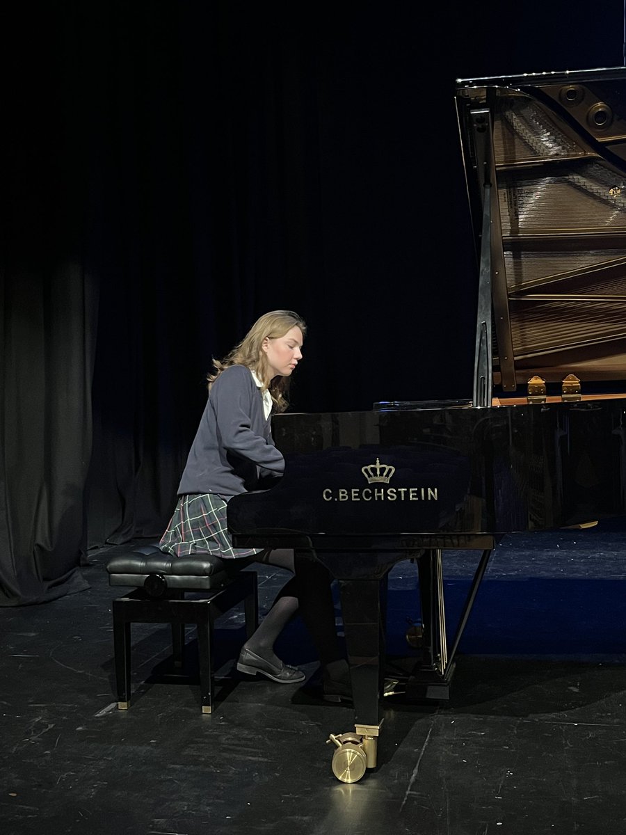 Many thanks to <a href="/LeysBarker/">Barker House</a> Music Scholar Anna T for her captivating performance of Brahms’ Intermezzo in A major in assembly this morning @LeysCambridge. Well played, Anna!