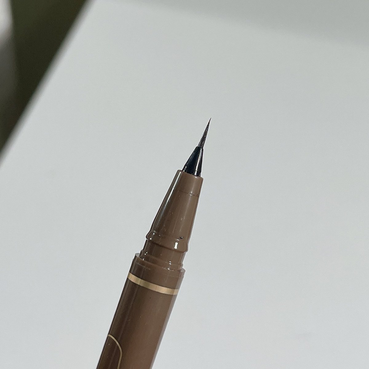 baeybeey's tweet photo. beneran gampang bgt buat bentuk eyeliner, kalo ujungnya tuh tipis dan lancip bgt kaya ginii🫵🏼 https://t.co/fFG0gQcCiY