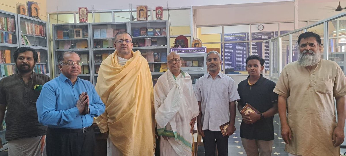 PPSMB's tweet image. Honored to host Father Jojo &amp;amp; Father Wilson from Christ University at Poornaprajna Samshodhana Mandiram (PPSM)! Their visit sparked insightful discussions on collaboration, research, and academic exchange. Looking forward to future partnerships! @shrivarakhedi  @CentralSanskrit