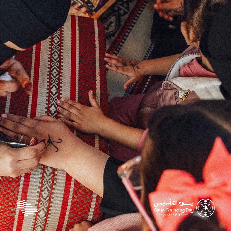 MW_award's tweet photo. هكذا احتفلنا بيوم التأسيس بإقامة فعالية ذاكرة وطن في ميدان #ذاكرة_الخبر 

نفخر بماضينا، ونطمح لمستقبلنا

#يوم_التأسيس | #مجسم_وطن