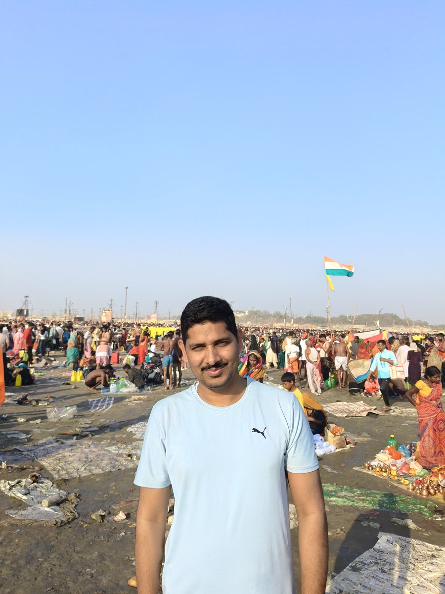 Nagendra60's tweet photo. प्रयागराज महाकुंभ में आज पवित्र संगम में स्नान करने का सौभाग्य प्राप्त हुआ!

पवित्र, निर्मल माँ गंगा का आशीर्वाद मिला।
#priyagrajsangam #priyagrajkumbhmela2025 #priyagraj https://t.co/PLj2ioM3Qz