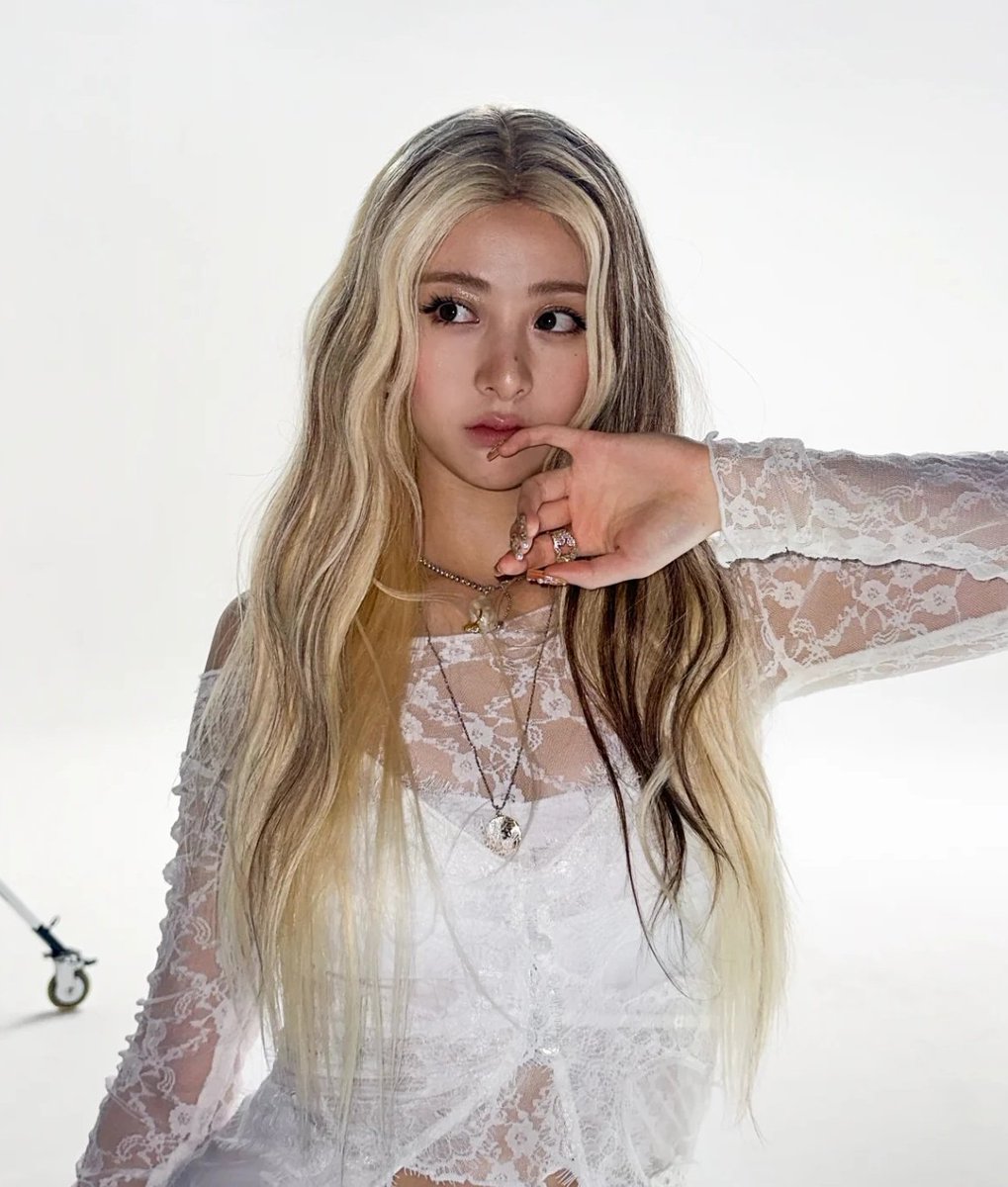 elsserafim's tweet image. SOBRANG LATINA