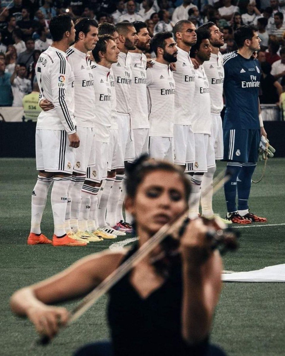 Mas__RM's tweet photo. Cristiano           Benzema            Bale

                 X. Alonso       Modric
                               Kroos

Marcelo     Pepe          Ramos         Carvajal
                               I. Casillas

🎻🎻🎻🎻🎻🎻🎻🎻🎻🎻🎻 https://t.co/EEE96WAhNK