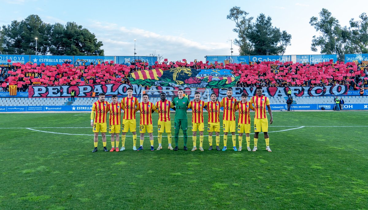 uesantandreu's tweet photo. Els 2⃣0⃣0⃣0⃣ de Sabadell i el seu equip 💛❤️ https://t.co/SwdgZg4N5P
