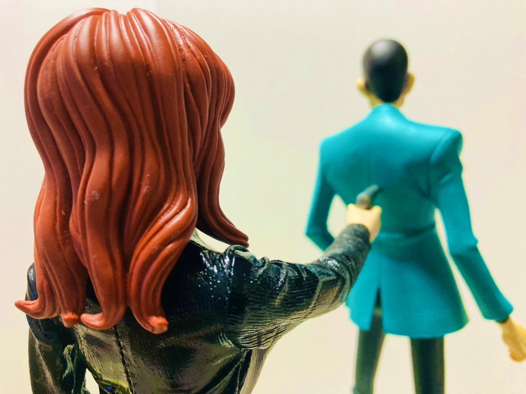 「よしなよ、冗談は…。ブロ一ニングは背中に感じやすいんだ…。」

　　　　　　　　　by   ルパン三世