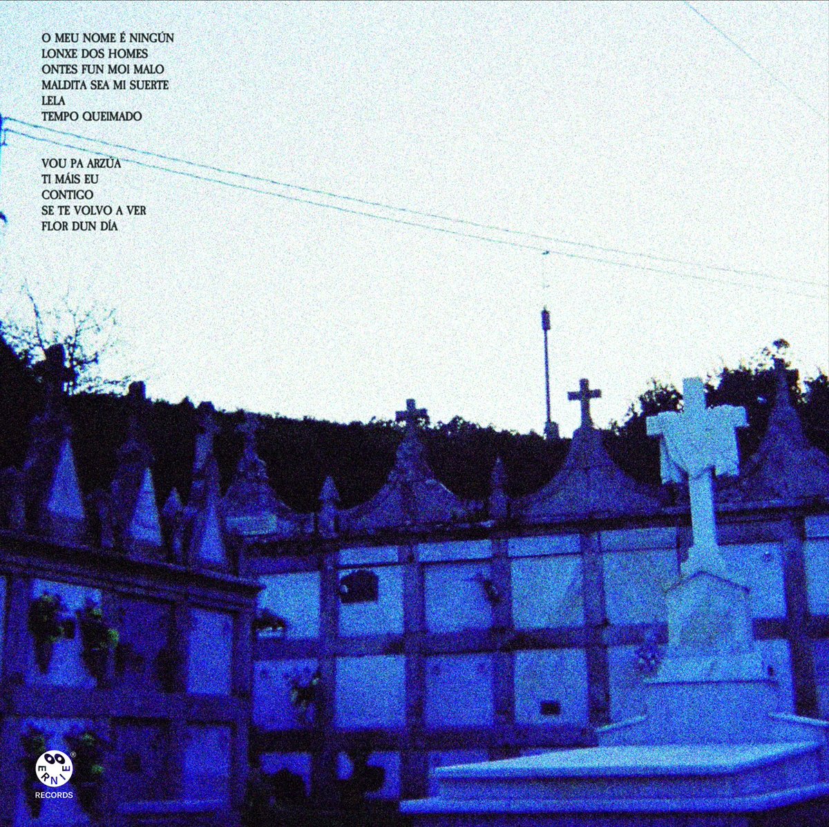 🔴 GRANDE AMORE III 🔴

O 6 de marzo sae o noso novo disco.

Esta é a portada. A casa de meus abuelos en Frexulfe. 

E a contraportada... pois onde hei acabar un día, se Dios quer.