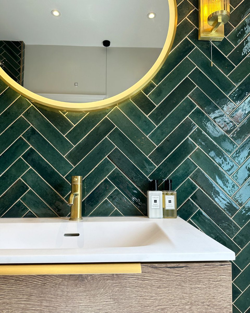 Stone & Chrome (@stoneandchrome) on Twitter photo Effortless elegance β¨
- Tissino Cosenza vanity unit in natural oak.
- Coalbrook decca basin mixer in brushed brass.
- HiB Solstice LED lit mirror with brushed brass trim.
- 'Lume Green' feature tiles by Minoli.
---
π§ enquiries@stoneandchrome.com
π» buff.ly/2jL1oKX Effortless elegance β¨
- Tissino Cosenza vanity unit in natural oak.
- Coalbrook decca basin mixer in brushed brass.
- HiB Solstice LED lit mirror with brushed brass trim.
- 'Lume Green' feature tiles by Minoli.
---
π§ enquiries@stoneandchrome.com
π» buff.ly/2jL1oKX