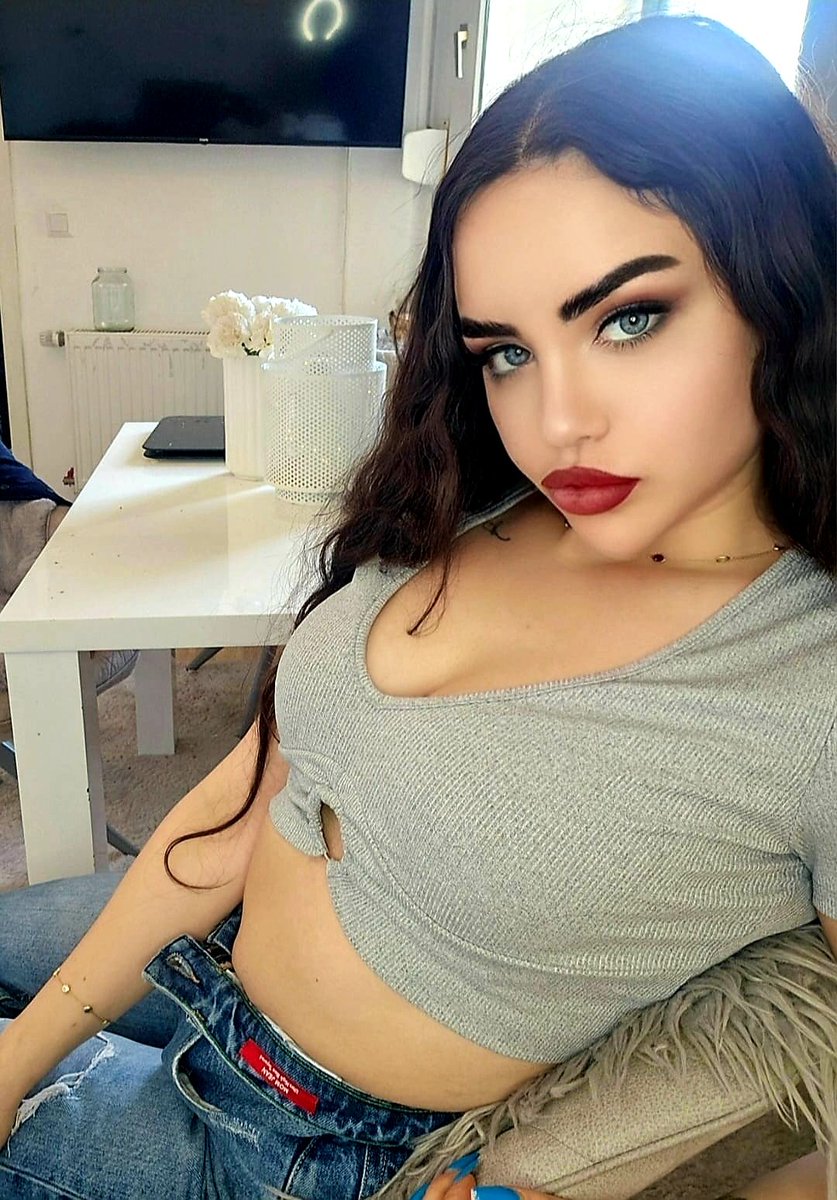 CandyPain0707's tweet photo. Hi, Zahlbimbo! Ende des Monats und du hast noch Geld auf deinem Konto?! Ich will das jetzt auf 0 setzen, also zack, ab in meine DMs und abficken lassen, du Missgeburt! 👸🏻💸🤑🖕🏼 https://t.co/YXCotNmRVU