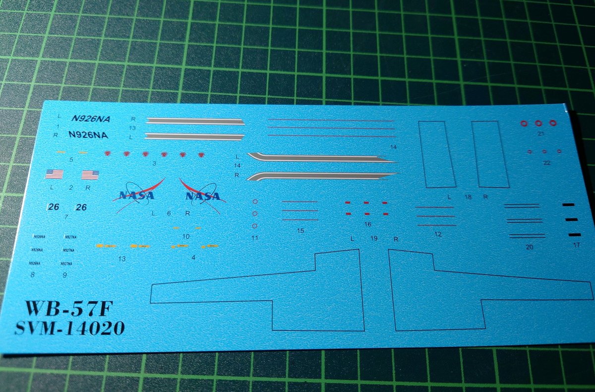 mini_weapons's tweet photo. 開封の儀
WB-57Fは実物は3機みたいですが
このキットはシリアルナンバー
N926NA N927NAの2機を作れるようです
良き
#WB57F #144スケモ #NASA https://t.co/iW5p3vjjJt