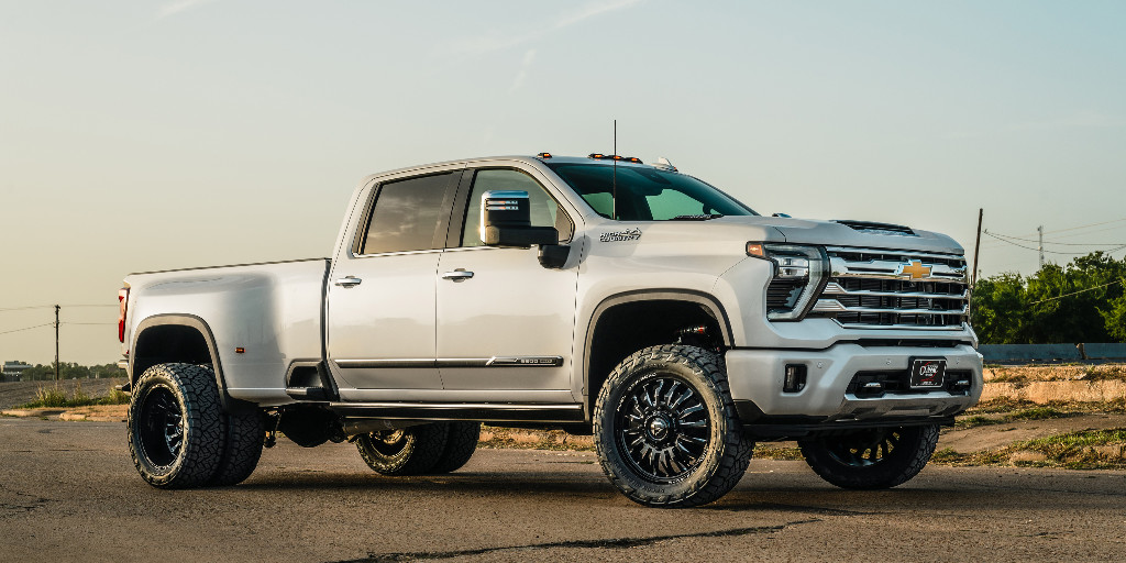 CustomWheelsExp's tweet image. ✨Ensure your $100K truck shines like it’s worth every penny with Fuel Arc Dually Wheels and Stand out from the crowd. Don’t wait, upgrade today and drive in luxury! #FuelOffroad  #TruckLife #DuallyWheels @WheelPros @WheelProsCharlotte @Hoonigan

🛒 👉 ow.ly/aPzf50V5PUf