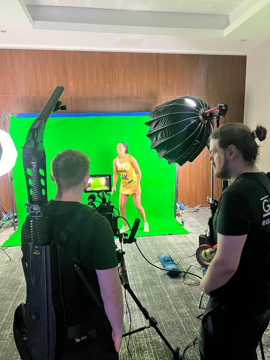 PamelaCookey's tweet photo. #BehindTheScenes at todayโs @SkyNetball @NetballSL Media Day ๐๐
First up - the fine wine that is @GevaMentor ๐ท
We started playing together as teenagers and sheโs still going strong! ๐
#NetballFamily #NetballGirls #SkySports https://t.co/KrGavfNG6c