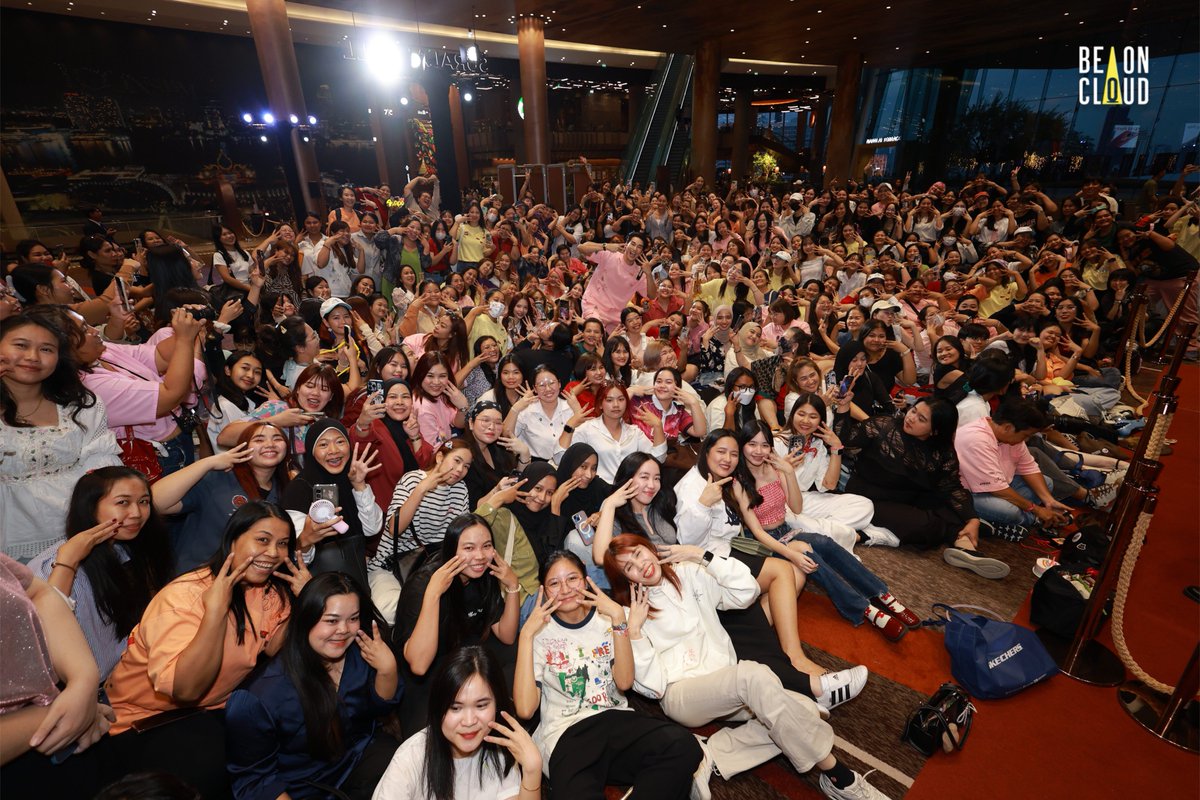 beoncloud_th's tweet image. ขอบคุณแฟน ๆ ที่น่ารักทั้งทีมหน้างานและทีมหน้าจอที่ส่งกำลังใจรัว ๆ ให้อาโป vivo Friends ของเราที่งาน vivo V50 Launch Event ในวันนี้มาก ๆ นะคะ ✨😊🫶🏼

#vivoV50xAPO
#vivoV50 #ZEISSPortraitSoPro #ถ่ายที่รักอย่างโปร