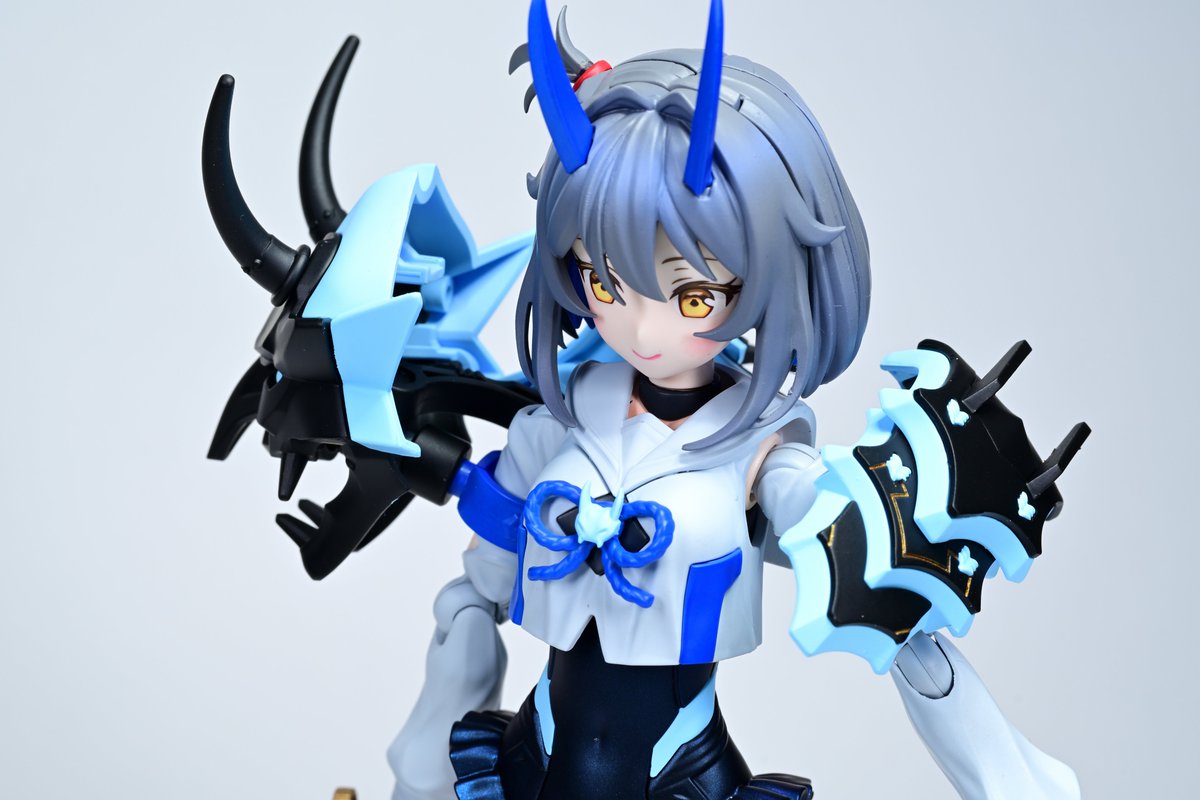 Model_Azumaudo's tweet image. 30MS　ソウレイ
今回もオリジナルに忠実に塗装。髪の毛は調色がさっぱりだったので、好きなようにしちゃった。でも可愛い。
仮面の干渉がすごかったので、裏に延長用のジョイントを付けてクリアランスをちょっとだけ確保。お気に入りポイントは刀の柄。
#ソウレイ   #30ms #アニプラ