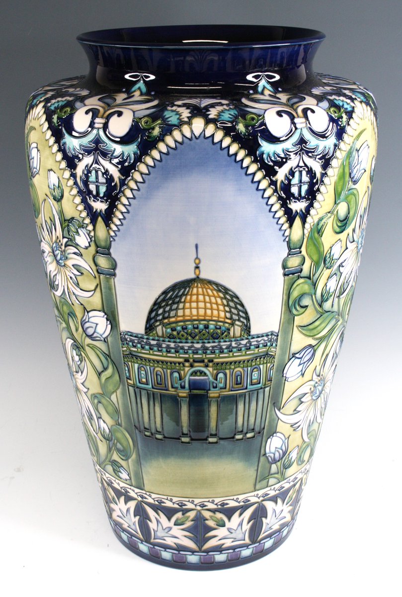 LacyScottKnight's tweet image. A Moorcroft Pottery Prestige Design vase in the Jerusalem pattern by Nicola Slaney coming up in March.
Created for the new millennium in 2000 in a limited edition run of 50, the original run sold out in 6 weeks - each over £11,000
#moorcroftpottery #antiques #jerusalem