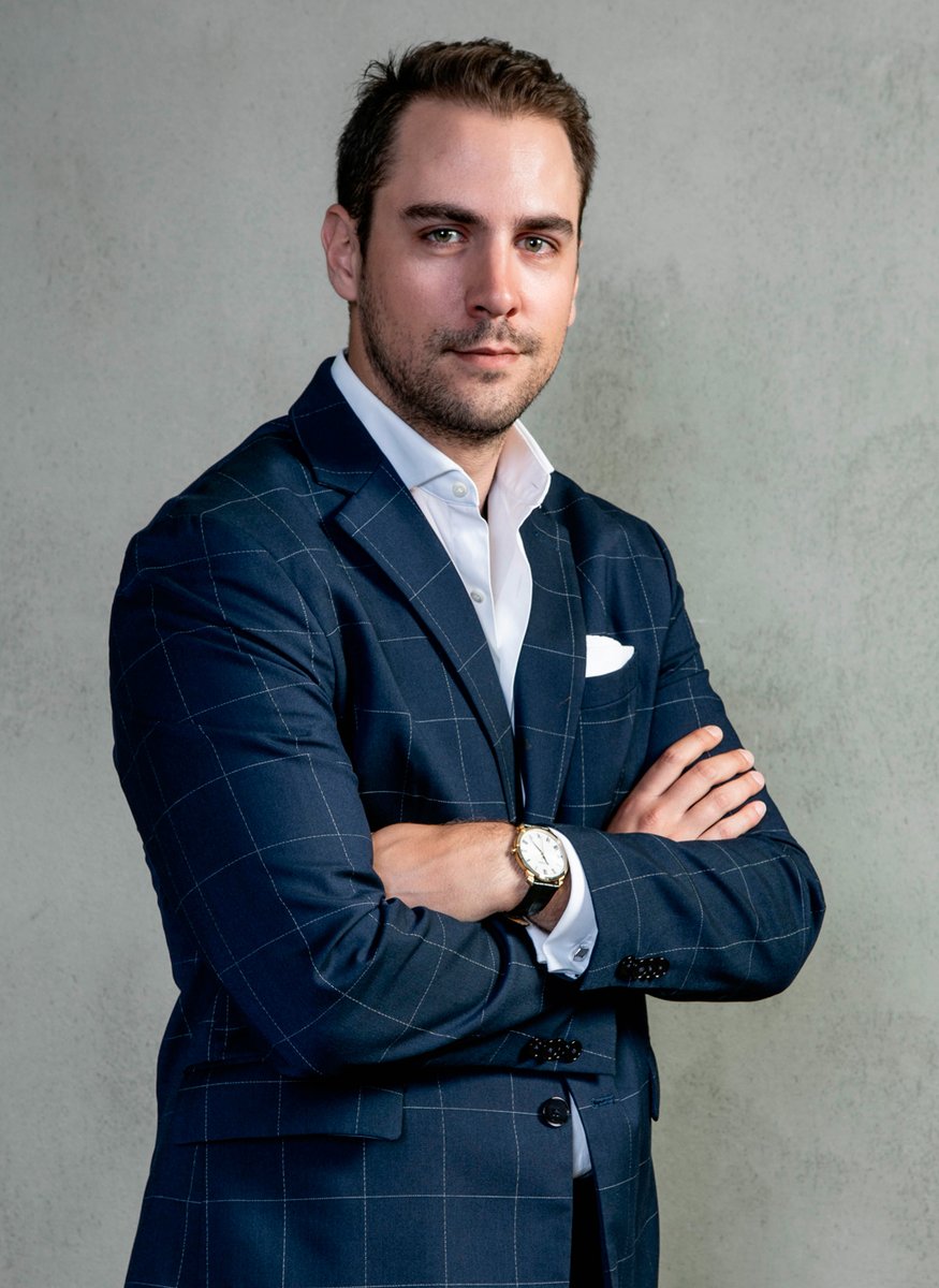 #LuisPardina, director del Showroom #iconno_jorgejuan ha sido distinguido con el galardón al mejor embajador de Marca 2024 por #PoltronaFrau premiando la capacidad de representar el producto según el estándar de personalización y exclusividad que promueve la firma. ¡Enhorabuena!