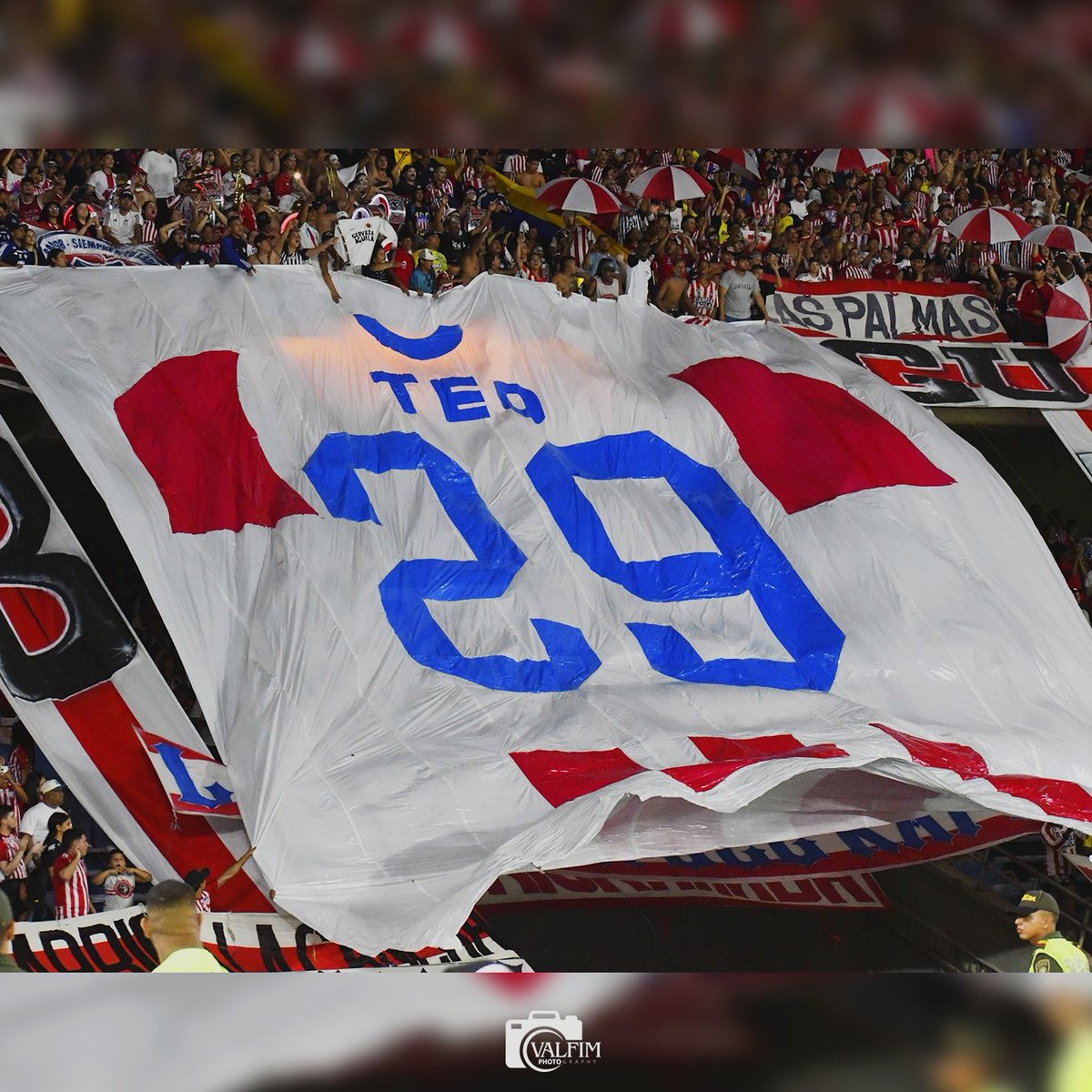 valfimu's tweet photo. Imágenes de la derrota 1-2 de @JuniorClubSA ante Envigado https://t.co/W3Hc1XliUT