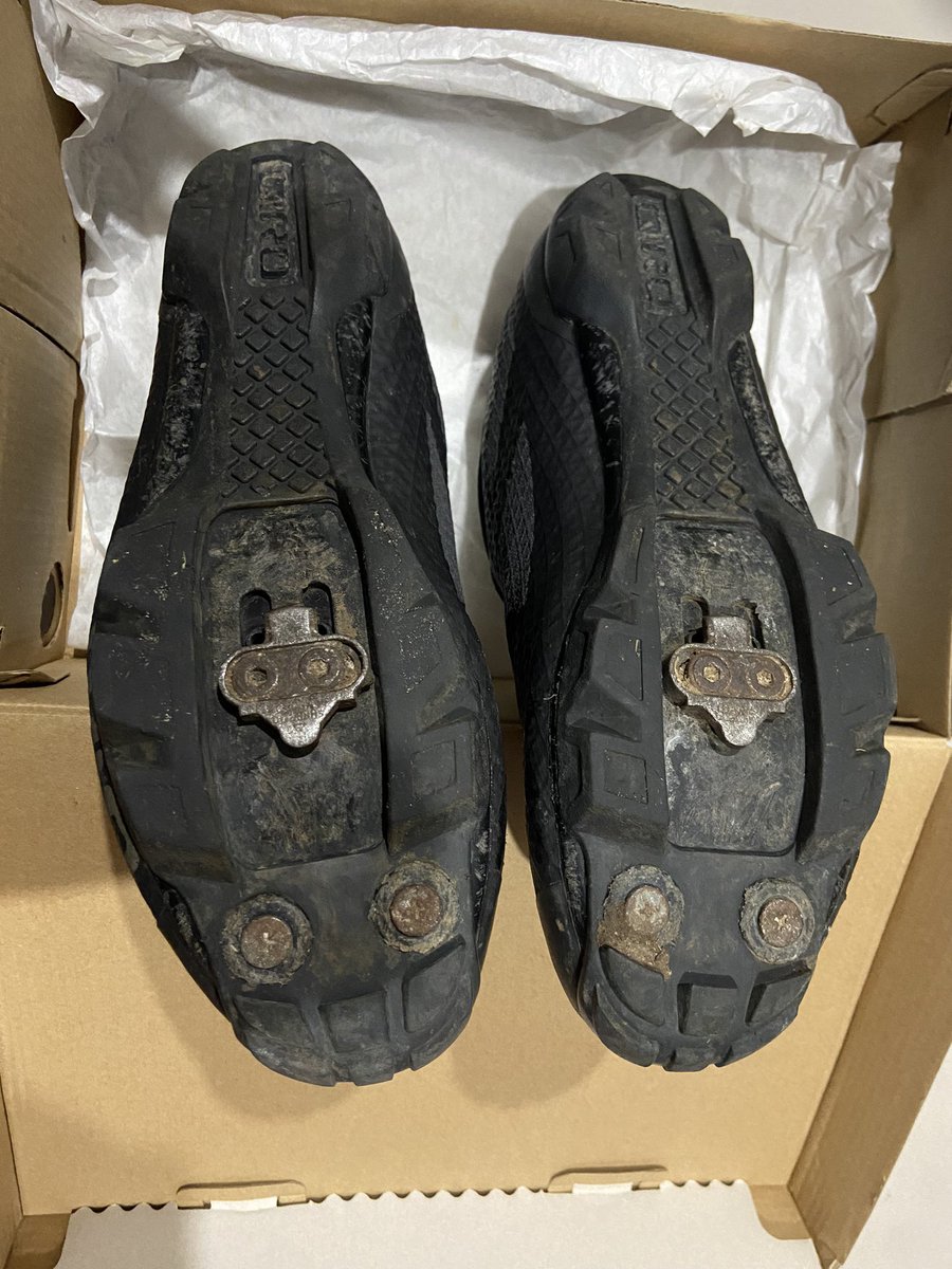 lesmanaandy94's tweet photo. #fnfjb WTS Giro Rincon Size 43 (Used in Good Condition) + Cleat Shimano 300k https://t.co/VL0436qw6a