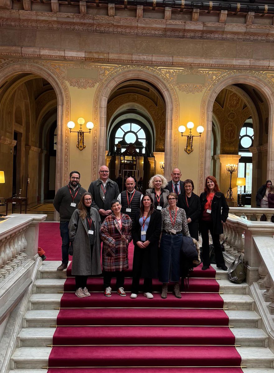 Albert Oliver-Rodés Sen (@albertoliversen) on Twitter photo Avui hem acompanyat a les AFAS dels nostres centres educatius al <a href="/parlamentcat/">Parlament de Catalunya</a> en defensa de l’educació de qualitat que porten a terme les nostres escoles i instituts. #Sitges Avui hem acompanyat a les AFAS dels nostres centres educatius al <a href="/parlamentcat/">Parlament de Catalunya</a> en defensa de l’educació de qualitat que porten a terme les nostres escoles i instituts. #Sitges