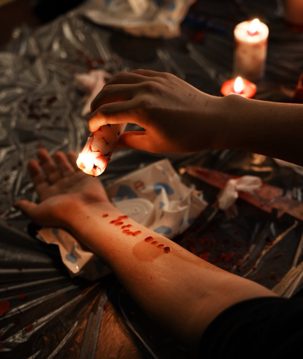 블러드 저온초데이를 진행했습니다
레드색상을 여러가지로 표현한
다양한 저온초를 준비했습니다
여러 느낌으로 다양한 왁싱을 즐겼습니다
함께해주셔서 감사합니다🙋‍♀️~!

🕯️ <a href="/roahcandle/">로아캔들🕯️</a> 
📸 <a href="/werangtoparty_2/">위랑</a> 
🏠 <a href="/Colour_Bar_/">Bar_色(색)</a>