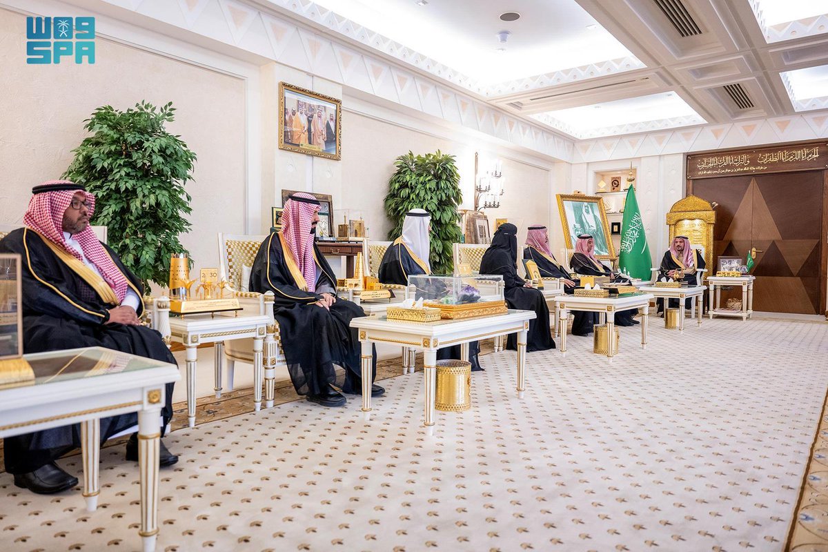 أمير القصيم يُدشن برنامج "الانطلاقة" لتأهيل رواد الأعمال في المرحلة الأولية.
spa.gov.sa/N2269359
#واس_عام