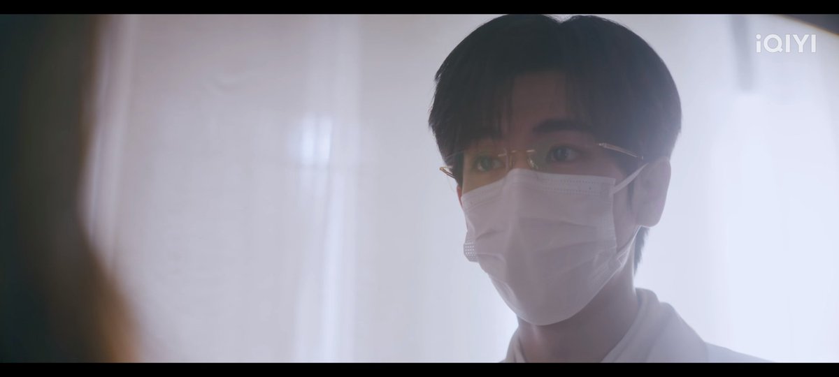 dandelions_star's tweet photo. I'm watching #TheBestThing because of the plot.

The plot = handsome and glowing face of #ZhangLinghe. https://t.co/0EytBuYqCN