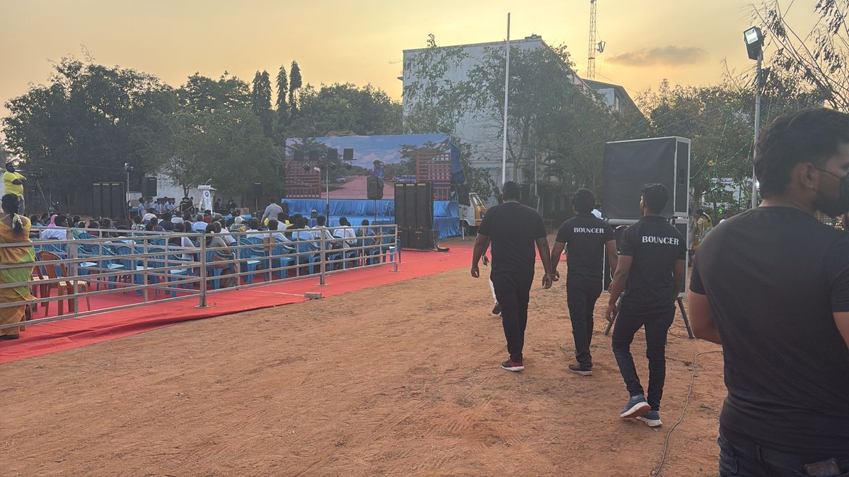 SDSSELVAM's tweet image. பட்டுக்கோட்டை,
எஸ்.டி.எஸ் பாலிடெக்னிக் கல்லூரியின்
கல்லூரி விழாவை நேரலையில் 
கண்டு மகிழுங்கள்.!

Youtube link: youtube.com/live/kPJicmb2P…

#SDSPolytechnicCollege #Pattukkottai #live #CollegeDay #SDS #SDSPC #SDSS #SDSSELVAM