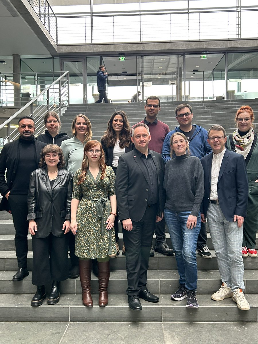 Kathrin Vogler (@voglerk) on Twitter photo Die neue Landesgruppe NRW der Fraktion <a href="/dielinkebt/">Die Linke im Bundestag</a>: wir sind wieder da und wir sind richtig viele! Ich freue mich, dass ich so viele tolle Nachfolger:innen im Bundestag habe. Viel Erfolg und 💪🏼! Die neue Landesgruppe NRW der Fraktion <a href="/dielinkebt/">Die Linke im Bundestag</a>: wir sind wieder da und wir sind richtig viele! Ich freue mich, dass ich so viele tolle Nachfolger:innen im Bundestag habe. Viel Erfolg und 💪🏼!