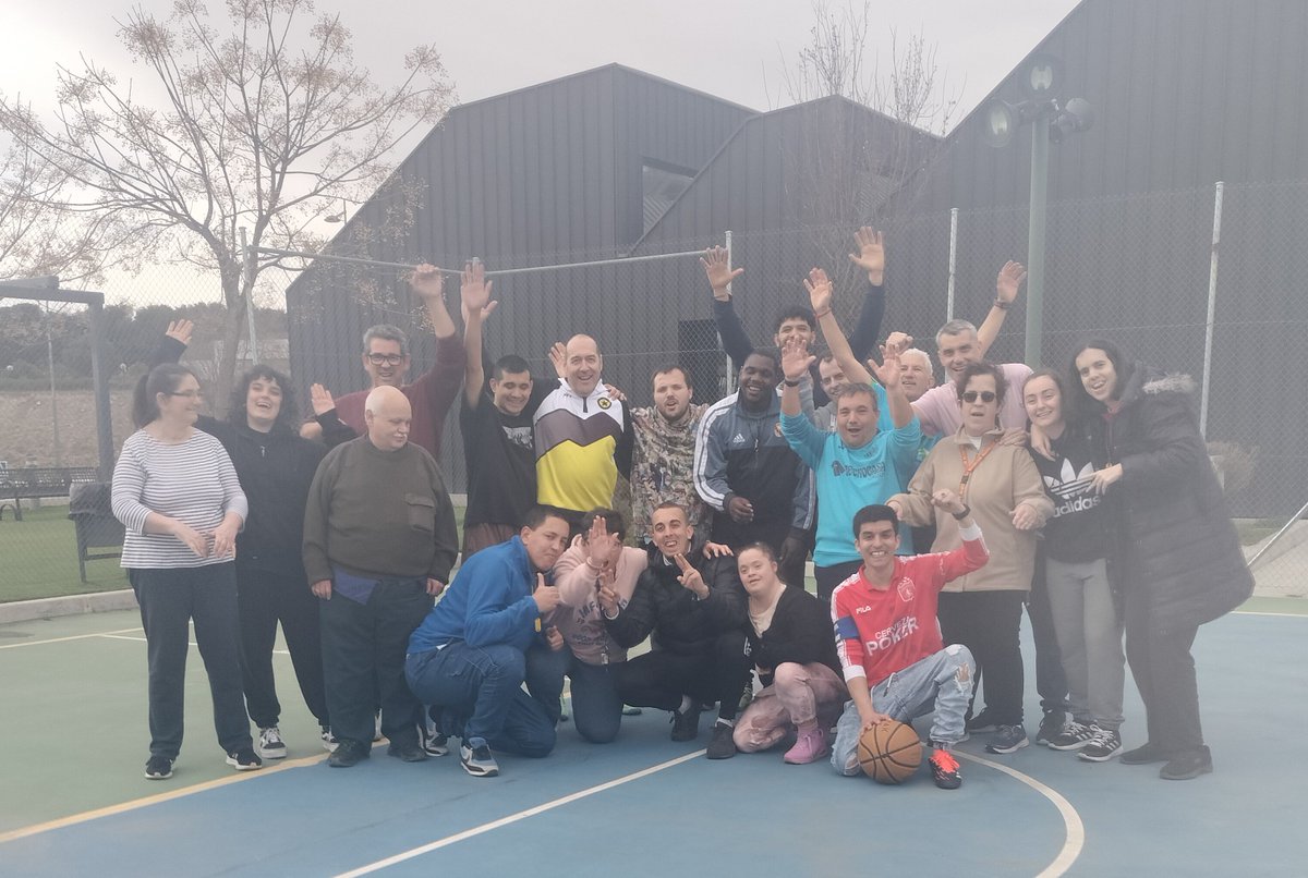 Noticias y Actualidad APANID: Escuela de "Basket" con voluntarios de Decathlon getafeapanid.blogspot.com/2025/02/escuel…