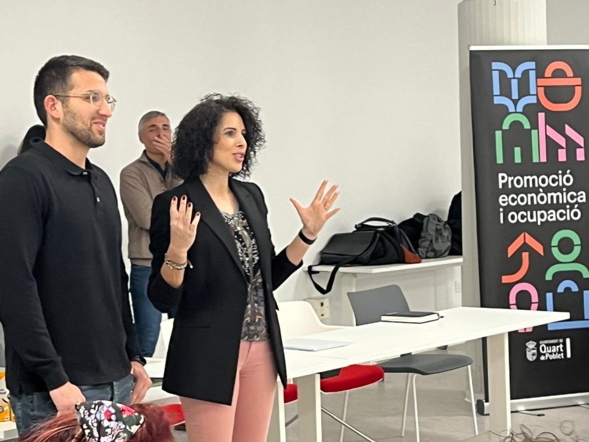L'alcaldessa de Quart de Poblet, Cristina Mora, acompanyada del Regidor de Promoció Econòmica, Fran Hidalgo, ha donat la benvinguda a les persones participants del programa Acció Inserta. 💼
S'han creat 36 contractes, amb una duració de 6 mesos i amb prorroga de 12 mesos més. 👏🏼