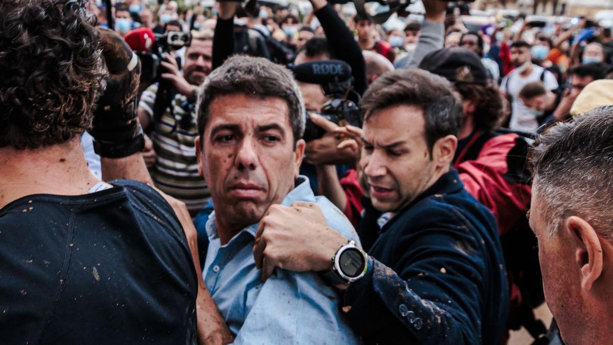 😡Hoy en la comisión de investigación de la Dana de la Diputación de Valencia, el presidente ha informado que Mazón no estaba en el CECOPI a las 20:11 horas del día 29 de octubre cuando se lanza la alerta tardía y está la gente ahogándose en decenas de municipios de la provincia.