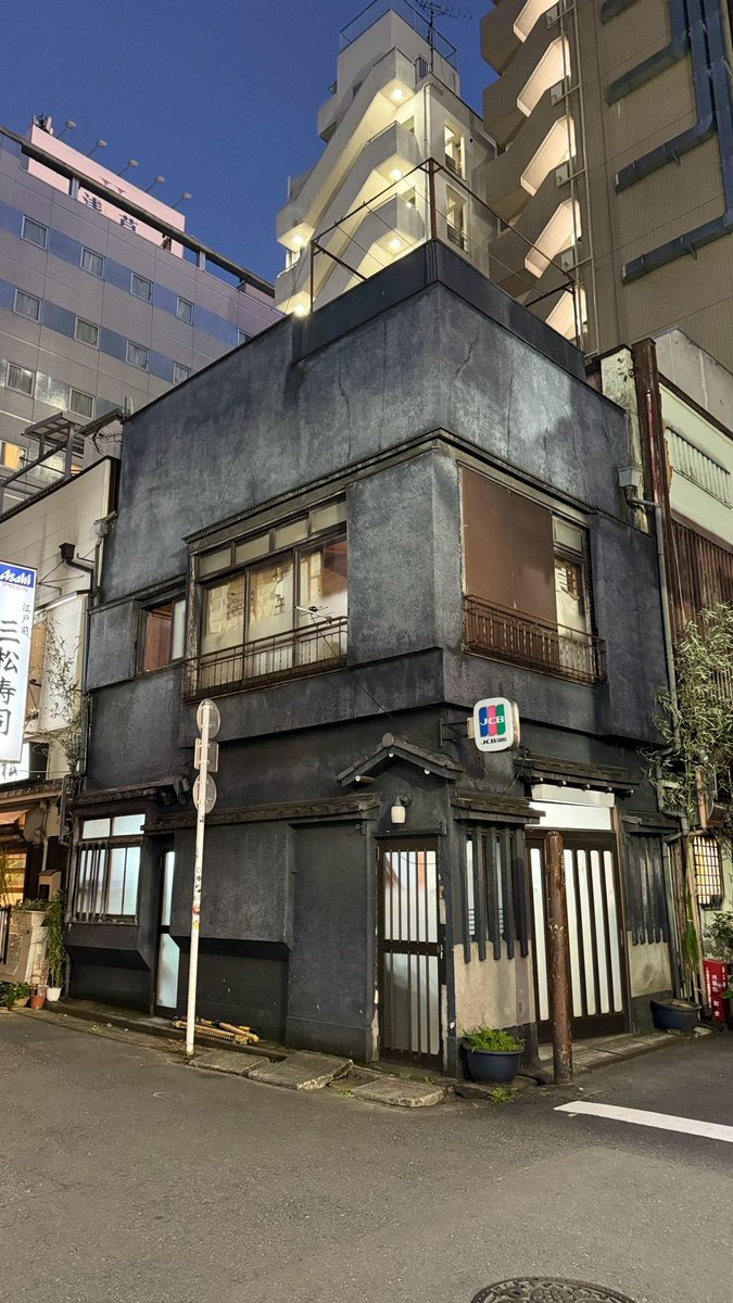 AKIHIRONAMBA's tweet image. なみ福 浅草プロジェクト、クラファン挑戦させて下さい🙇‍♂️（準備中）💨

劣化が進み、建て替えた方が効率的で費用もかからないと言われました😭 この建物を守り、新たな挑戦の場として蘇らせたいんです！ 浅草から新潟の味と文化を発信するために！🔥

目指す6月9日オープン！🥚