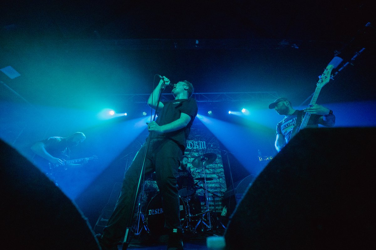 NightshiftMag's tweet photo. Another great action gallery of gigs from @ianhanhamphotos in the new @NightshiftMag online at https://t.co/KRhmWn31UB inc. @youngknives @desertstormuk @lilithaimusic ATL? @DivineSchism - read the reviews and plan your March gig going. https://t.co/wBBMt9PbaS
