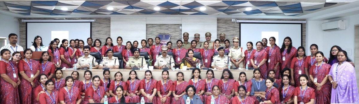 tg_womensafety's tweet photo. Every Case Matters, Every Woman Matters!
CDEW is working tirelessly to ensure women’s safety, dignity, and well-being through counseling &amp; reconciliation.
✅ 9,886 cases handled
✅ 32K+ counseling sessions
✅ 40% reconciliation rate
Your safety is our priority!
#Empowerment #CDEW https://t.co/7Tr46gaAJ5