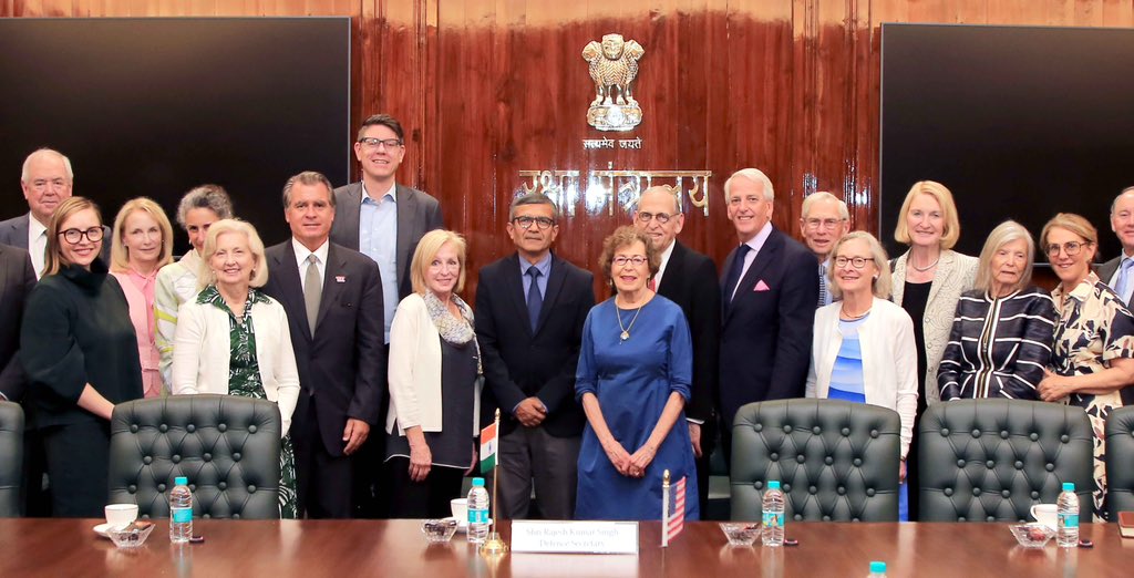 SpokespersonMoD's tweet image. The Defence Secretary Shri Rajesh Kumar Singh today met with the @ChicagoCouncil on #GlobalAffairs, holding discussions with Ambassador Ivo Daalder and a delegation of distinguished members. The meeting focused on strengthening global #securitycooperation, strategic partnerships,
