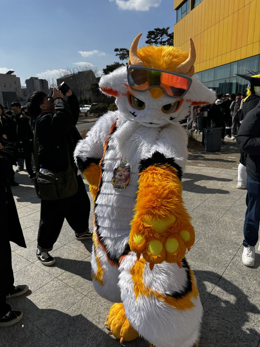 Zermelo193's tweet photo. 식스팩 근육이 매력적인 용용이...!

🧡: @Ecli_Fur 

#FurryJoA2025 https://t.co/VdSFoAkgk1