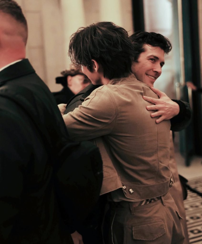 whitebinbw's tweet image. น้องไบร์ท @bbrightvc กับคุณ #RobertoBolle น่ารักอ่าาาาาา 😍 

#BurberryWinter2025xBright
#BurberryWinter2025
 #BurberryxBright 
#burberry  #bbrightvc