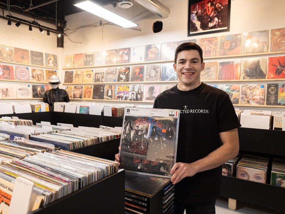 100 per cent used Resurrected Records opens in downtown Drinkle Mall bit.ly/3EUsDfj