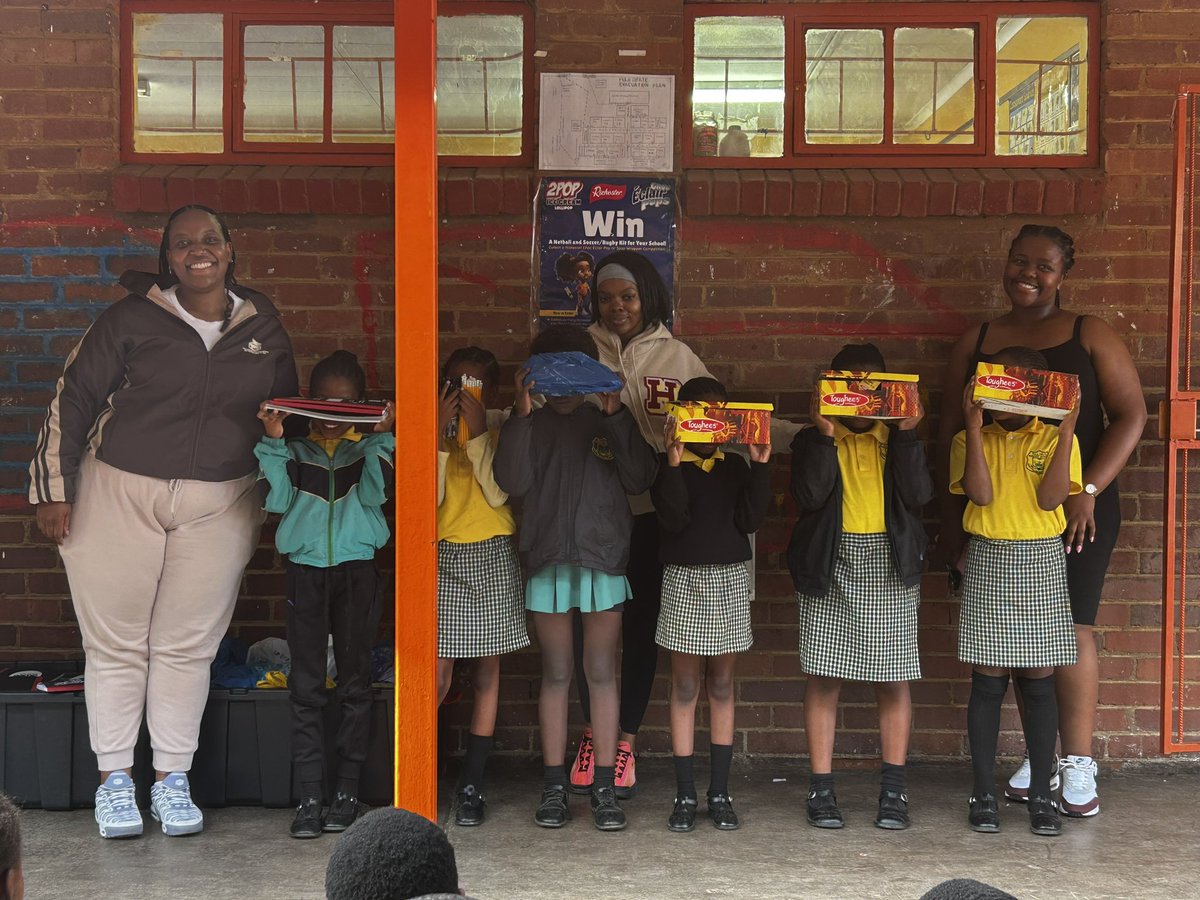 HomeComingEvent's tweet image. Your support for our #FriendsLikeGiving initiative has really made a big difference 🥹❤️

We delivered the first round of donations to the incredible kids at Pula Difate Primary School. Seeing their smiles and excitement reminded us why we do this —no child should have to worry…