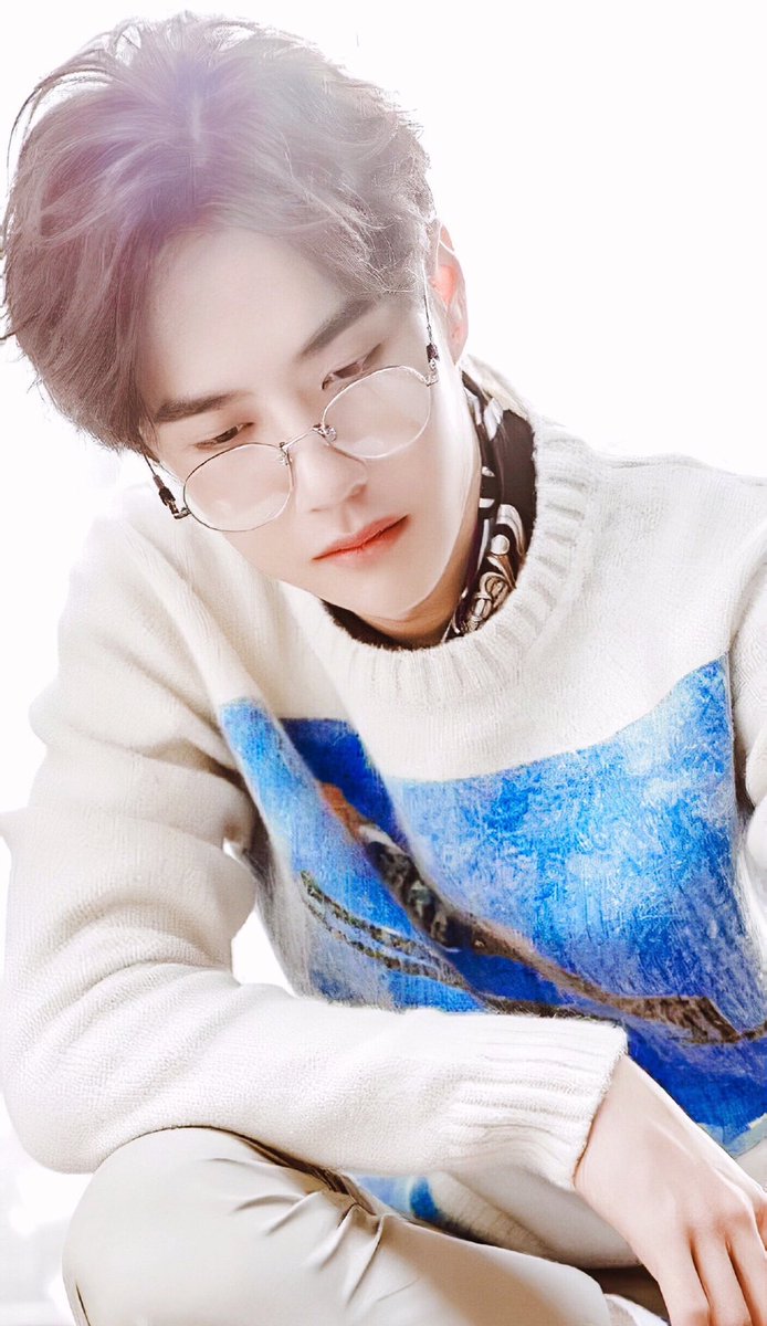 yibo5588's tweet photo. Good night 👓😺
#หวังอี้ป๋อ #王一博 #WangYibo https://t.co/xTQiOFvZwX