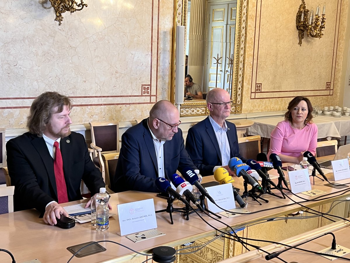 pedf_uk's tweet photo. Právě začala společná TK @msmtcr a @pedf_uk . https://t.co/iun2UIX9kV