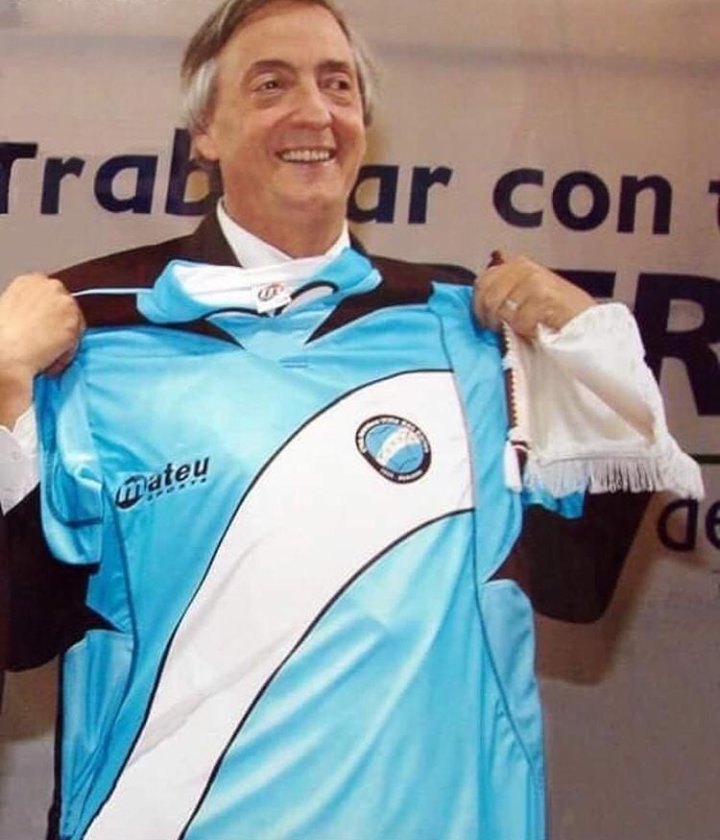 labarrioobrero's tweet photo. 🐧♥️ Eterno en el corazón del pueblo

Su patriotismo, coraje y entrega nos cambió la vida. Tu legado es nuestra bandera #NestorCumple https://t.co/n04j9rN7ay