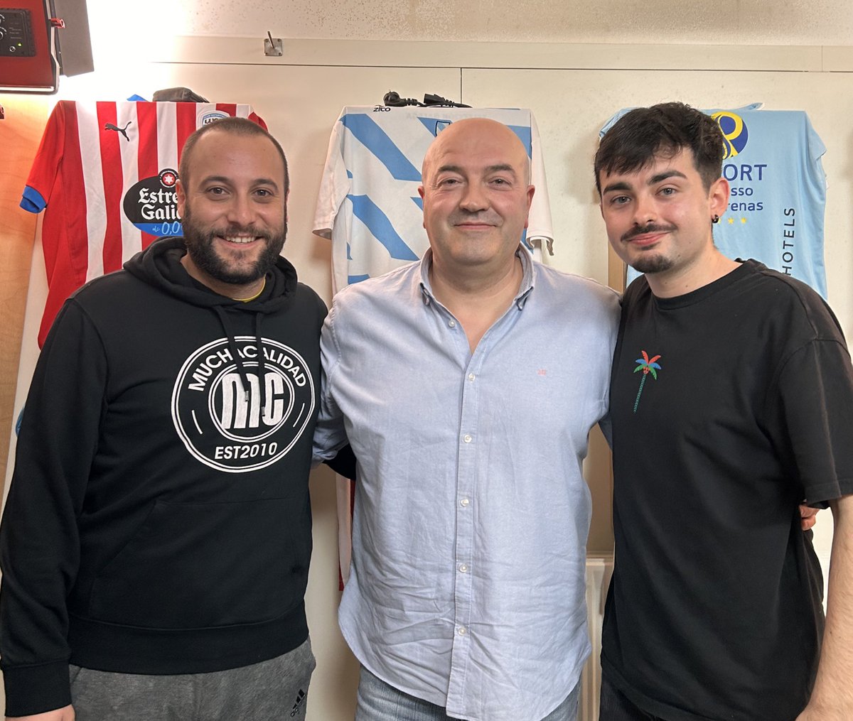 Hoxe no #NVFPodcast 🎙️

😉 Recital de Alberto Mariano, adestrador do Vilalonga FC 

Non o perdades!